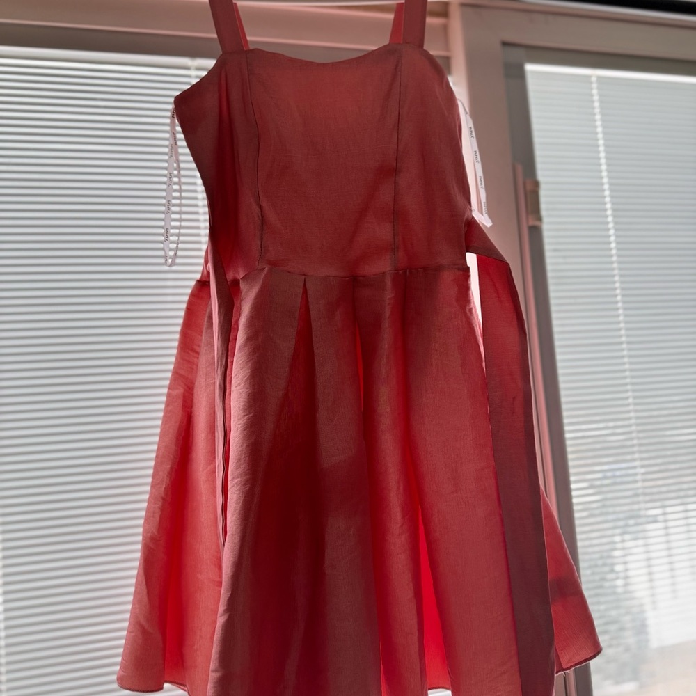 Size s - Picture 2 of 2